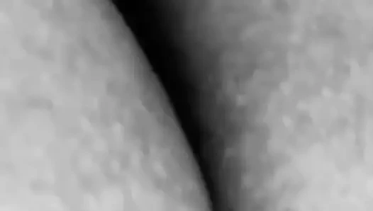 ev kızı gösterilen kendini