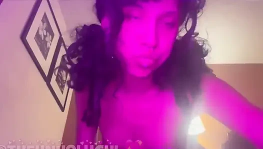 Bir yüze boşalmadan önce pratik yapıyor