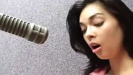 Honolulu'da Tera Patrick'in yer aldığı radyo röportajı