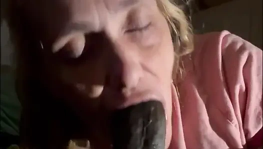 Headrietta: büyük zenci yarağının ruhunu emiyor