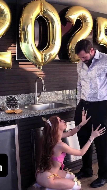 Yeni Yıl Kararı? Kocaman Sikini Amına Sokmak | Bölüm 1