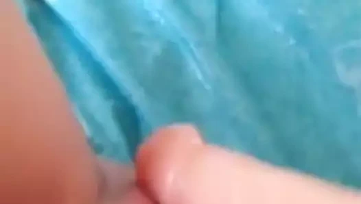 seksi kadın dildos onu KEDİ sonra pees içinde yatak