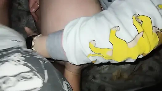 Onu arkadan alıp içine boşalıyor