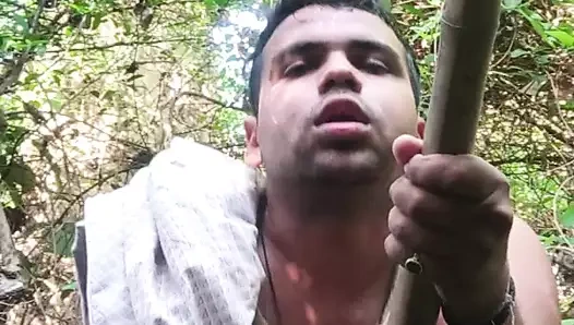 Seks oyuncağım yalnız ormanda eğlencesi çiş