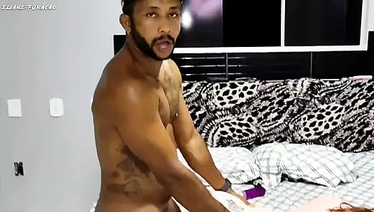 Kocam evde lezbiyen seks yapmamız için kız arkadaşını aradı