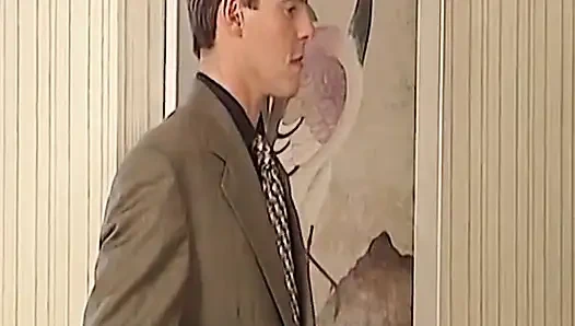 Sarışın Alman genç kız ilk dublajlı sikişinin tadını çıkarıyor