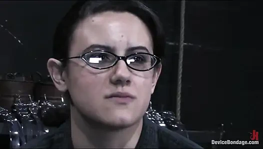 Penny Play'in anal yüze boşalma aşağılama günü