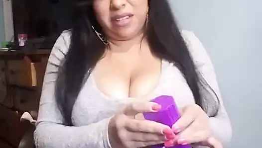 Amatör latina milf ve ona oyuncak