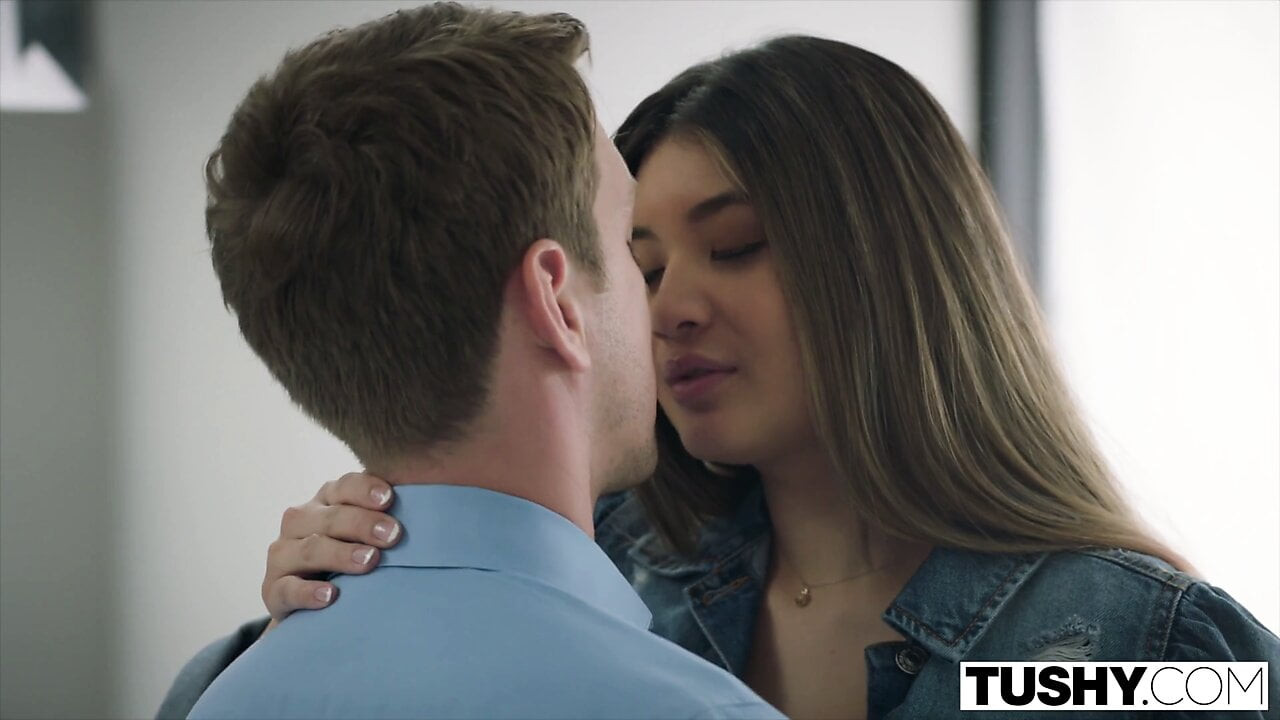Tushy brenna sparks evli bir adam tarafından ağzı açık olmak istiyor