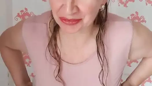 31 talimatı. Edepsiz konuşma, büyük memeler orta yaşlı seksi kadın Mariaold tarafından sikiliyor