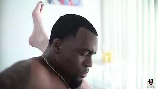 Büyük boğa roma binbaşı sıska dolandırıcı sofie marie'yi yiyor!