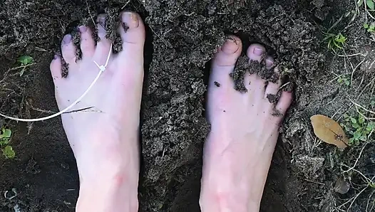 İtaatkar edepsiz ayak yalama özrü