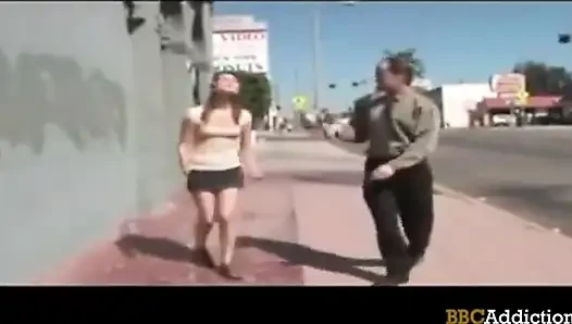 Büyük zenci yarağı bağımlılığı - sıska kız götüne siyah yarak alıyor