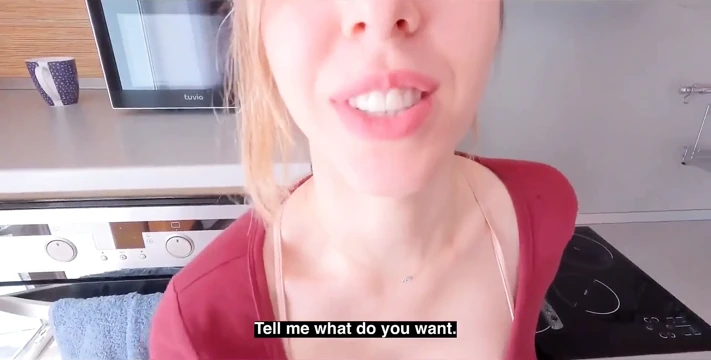 Üvey anne bazen üvey oğluyla rahatlamasına izin veriyor