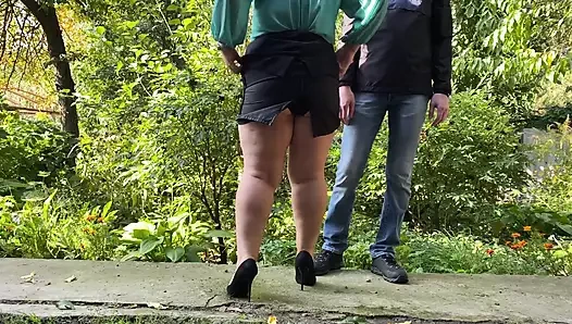 Şehvetli bir kayınvalidenin çok kısa eteği bana ahlaksız Indianres veriyor