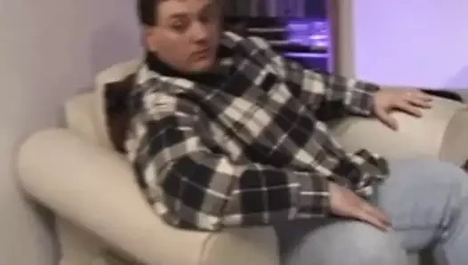 Koca, itaatkar karısının sallanmasına izin verir