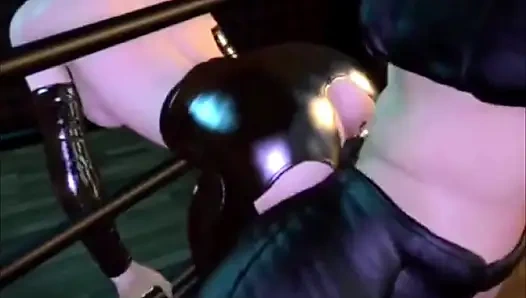 Büyük memeli anime kız güreş kortunda sikiliyor.