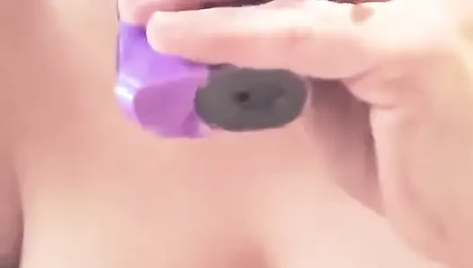 Bu azgın sürtük aklını kaybetmeden önce kaç kez mastürbasyon yapıyor?