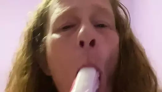 Honeyfleur baştan çıkarıcı bir şekilde yapay penis berbat