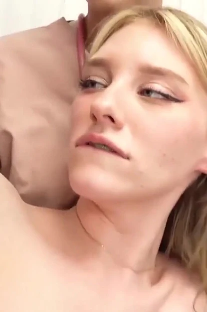 Сексуальная Seed Melody отмечает шейку матки