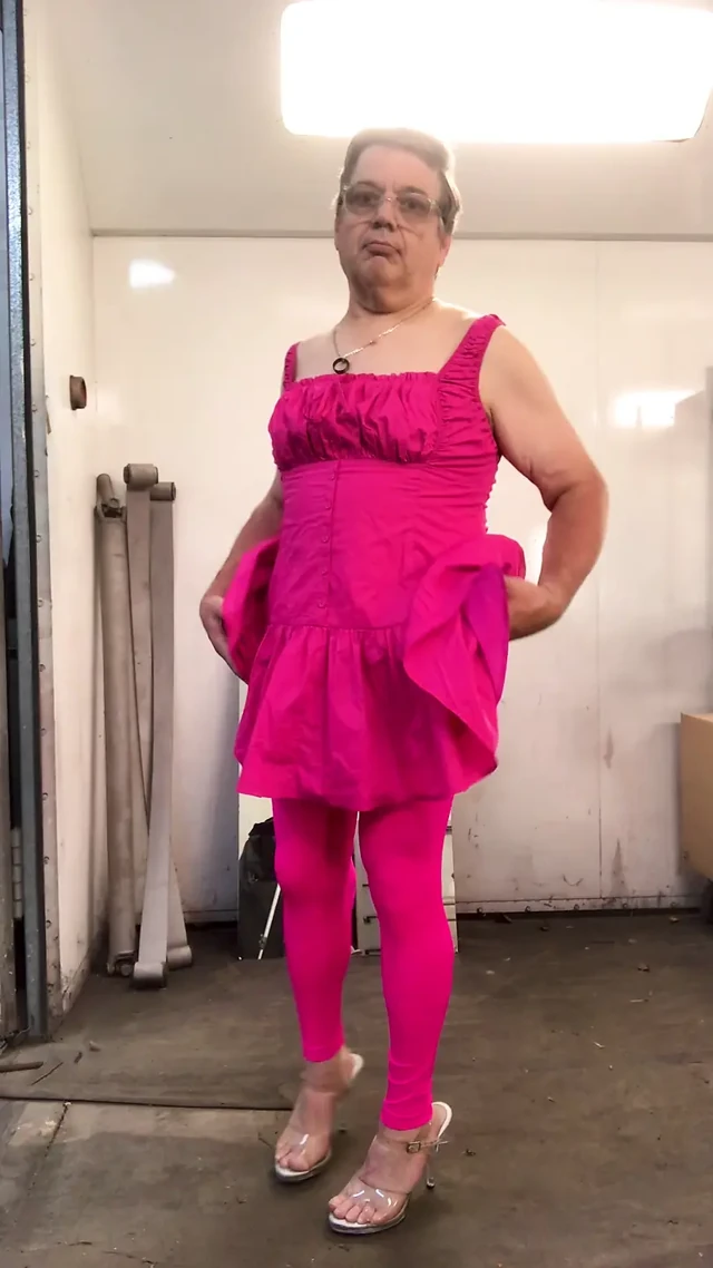 Pembe içinde seksi!!
