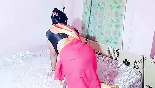 Arkadaşımın üvey kız kardeşini yan odadayken siktim