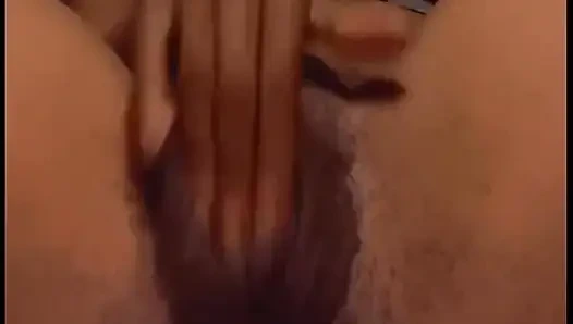 Neredeyse mastürbasyon yaparken yakalanıyor