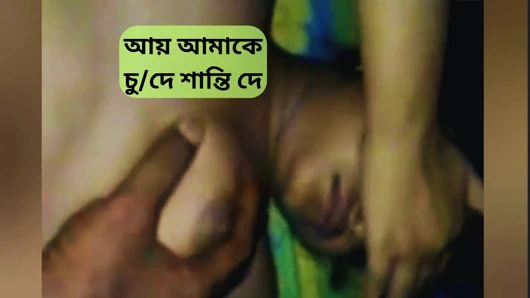 Üvey kız kardeş üvey erkek kardeşi tarafından amını gerdiriyor