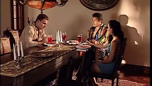 Şehvetli adam karısını sulu esmer hatunla aldatıyor