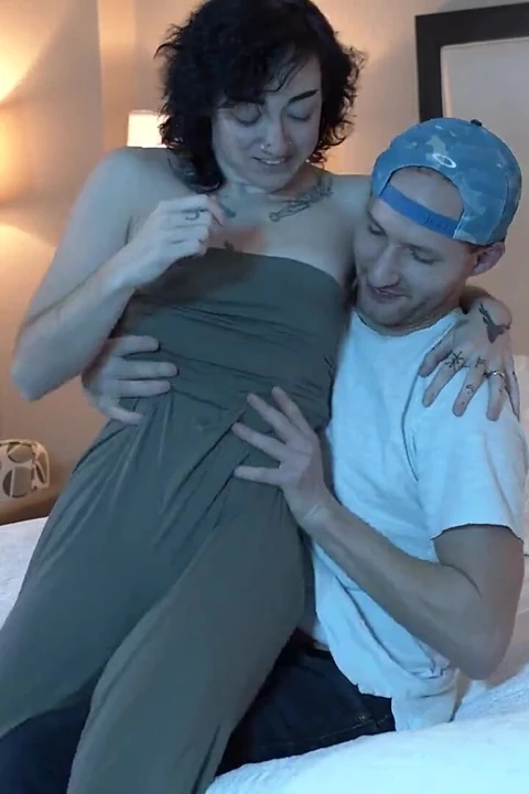 Öpüşme süper seksi minyon dövmeli genç kız - derleme 2