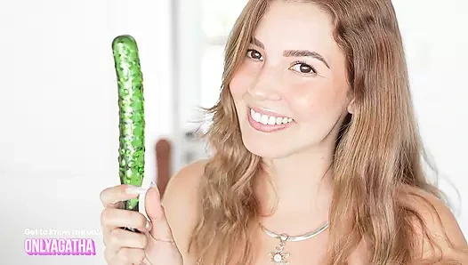 Agatha en sevdiği dildolardan, nereden alacağını ve daha fazlasını anlatıyor!