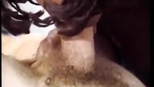 Siyah ve beyaz kombinasyonu asla bu kadar zevk verici değil