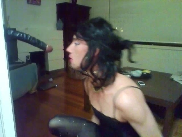 Tgirl boğazlı olmayı öğrenir