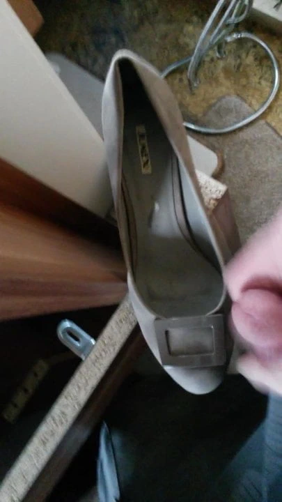 kayınvalidesi onu topuklu