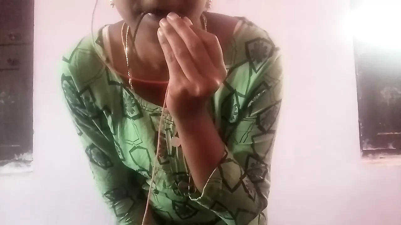 Tamil wife undressing