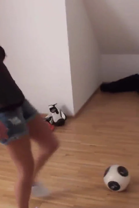 Bir köleyle futbol maçı