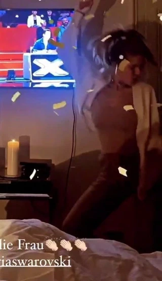 Victoria Swarovski und ihre die Titten wackeln