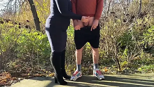 İtaatkar bir üvey oğul ol, üvey annen için boşal!