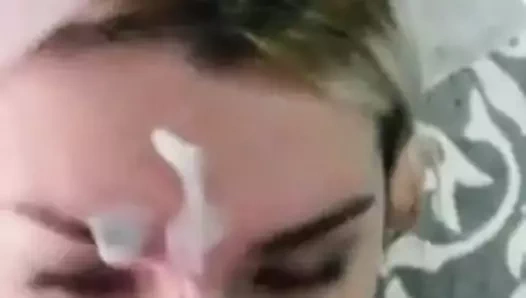 Sarışın latin kız sakso çekiyor