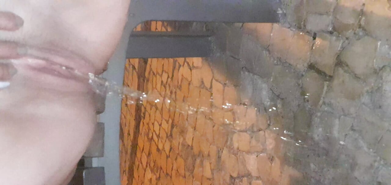 Madura esguicha na rua