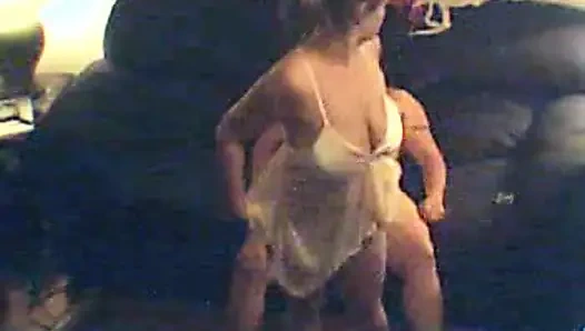 Genç iri güzel kadın ve bhm. Yumruk sokma, sikiş ve oral seks