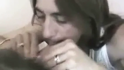 Sıcak milf oral seks