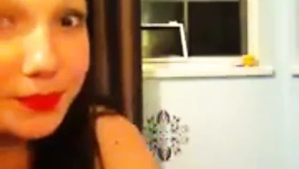 vücudumu göstererek