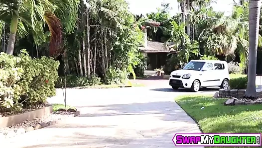 vahşi genç babes aşk olmak sürülmüş içinde yatak tarafından iki dudes