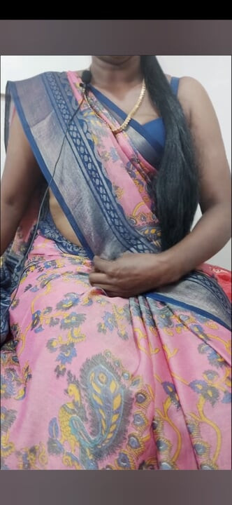 Tamil sheela amma rol yapma, tam edepsiz konuşma ve amma paiyan podura rüya konuşması, sebze gösterisi