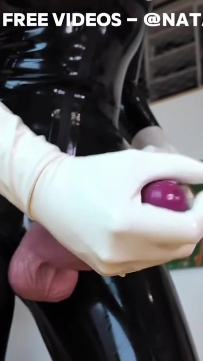 Kadın egemenliği lateks 31 talimatı - büyük takma yarak dildo | Klip 1