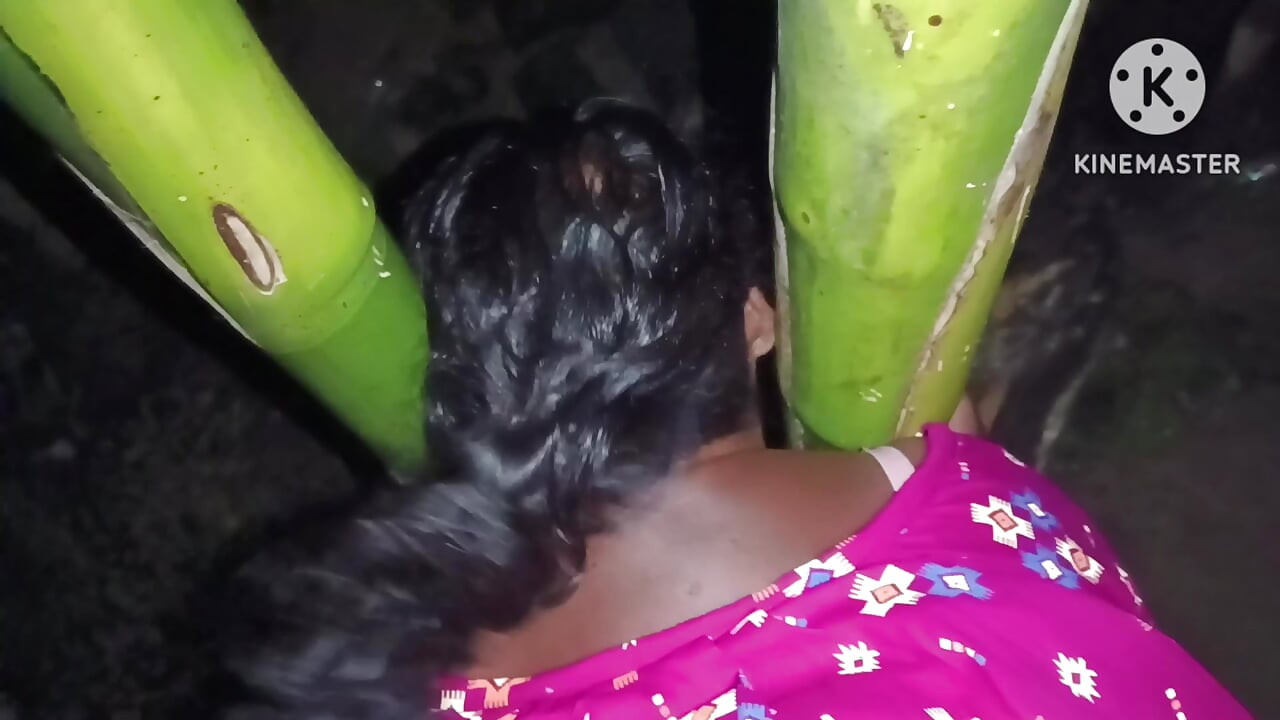 Pados ki bhabhi ko ghar ke bahar bulakat chudai ki