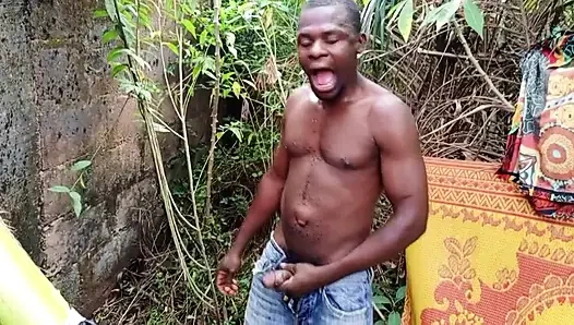 Sikim April'ı bazı kızlara aptal yerine koyuyor