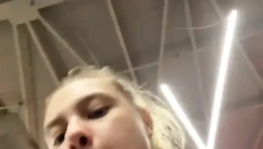 Jucielussie spor salonu egzersiz seansı