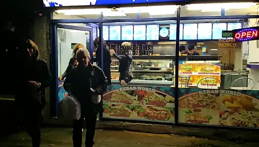 Kebapçıda lateks kıyafeti